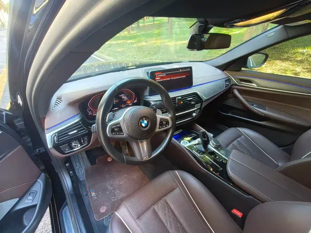 BMW 5 Series — Фото автомобиля 10