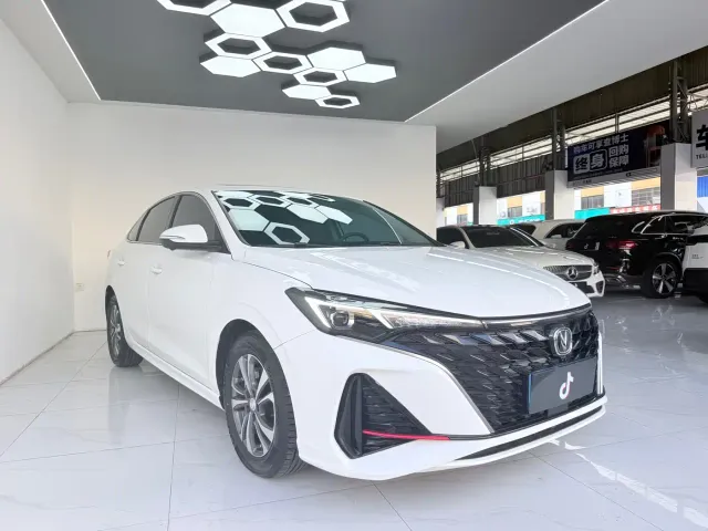 Changan Eado — Фото автомобиля 3