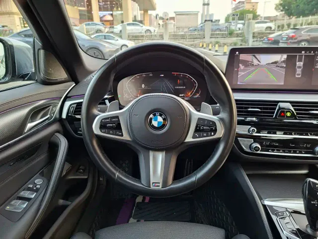 BMW 5 Series — Фото автомобиля 13