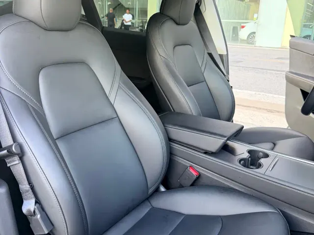 Tesla Model Y — Фото автомобиля 11