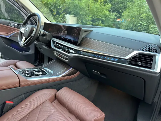 BMW X7 — Фото автомобиля 10