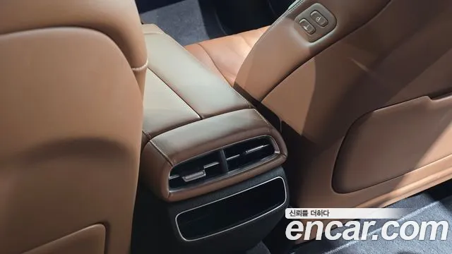 Genesis G80 Electrified G80 (RG3) — Фото автомобиля 28
