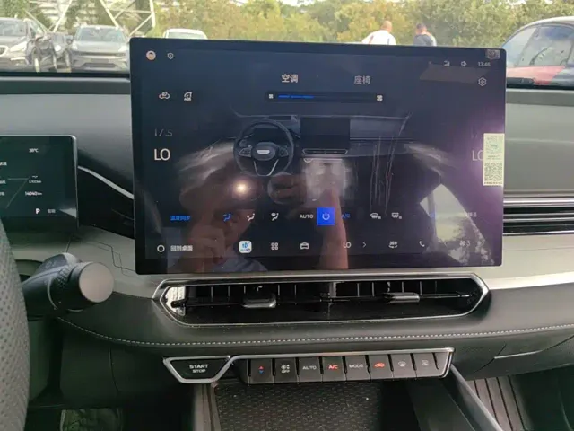 Geely Xingrui — Фото автомобиля 12