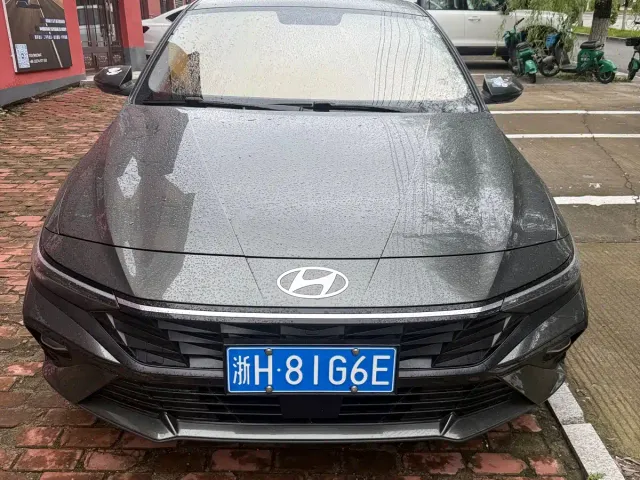 Фотография автомобиля — Hyundai Elantra