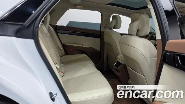 Hyundai Grandeur GN7 — Фото автомобиля 17