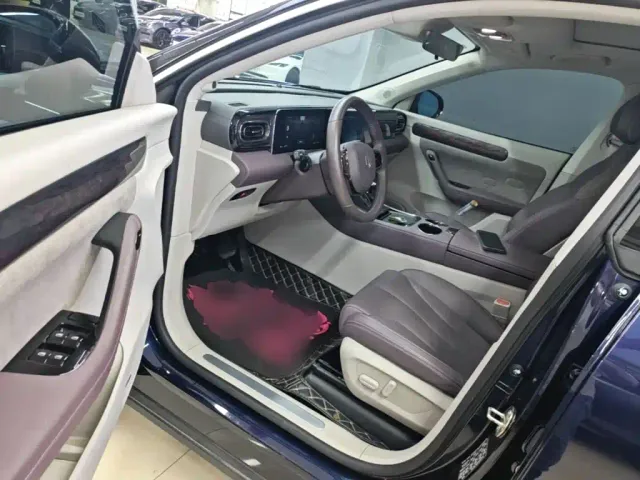 Leapmotor C11 — Фото автомобиля 15