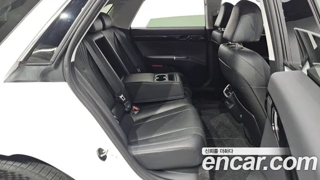 Hyundai Grandeur Grandeur (GN7) 2.5 Бензин 2WD — Фото автомобиля 12