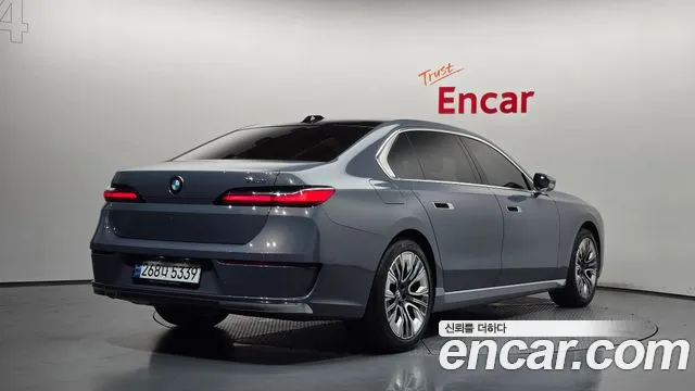 BMW 7-Series 7 серия (G70) 740i sDrive Design Pure Excellence — Фото автомобиля 2