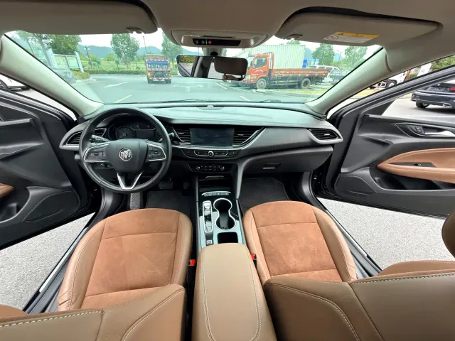 Buick Regal — Фото автомобиля 12