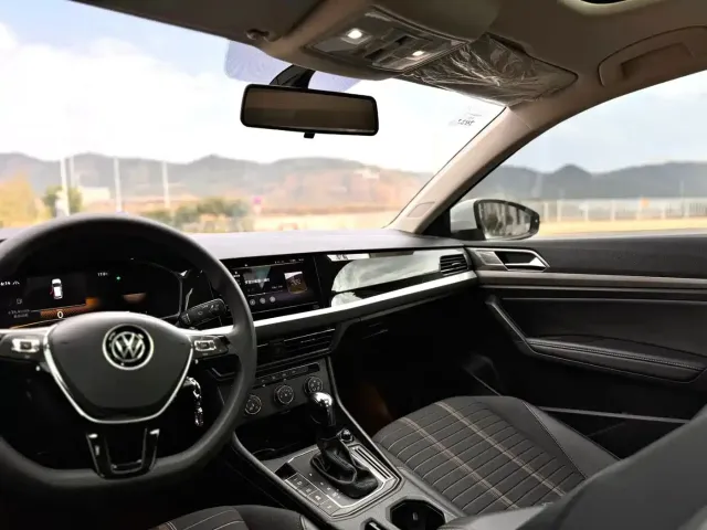 Volkswagen Lavida 2022 1.5L Auto Comfort Edition — Фото автомобиля 10