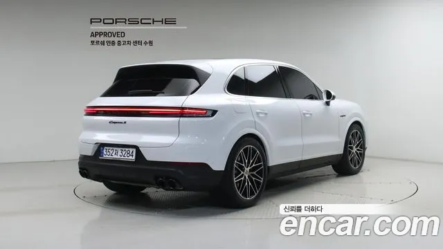 Porsche Cayenne — Фото автомобиля 2