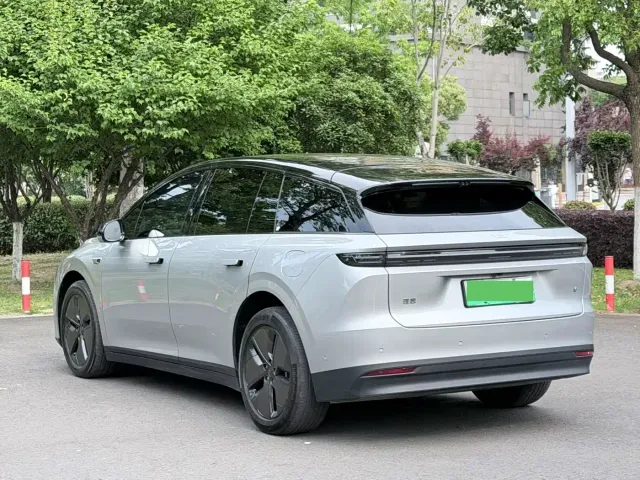 Li Auto i6 — Фото автомобиля 19