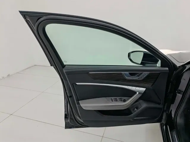 Audi A6L — Фото автомобиля 12
