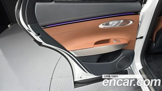 Genesis GV70 — Фото автомобиля 14