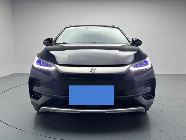 BYD Tang — Фото автомобиля 3