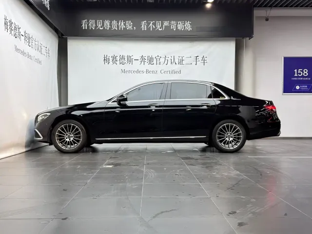 Mercedes-Benz E-Class — Фото автомобиля 2