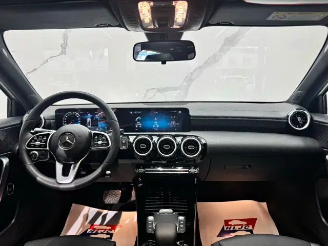 Mercedes-Benz A-Class — Фото автомобиля 10
