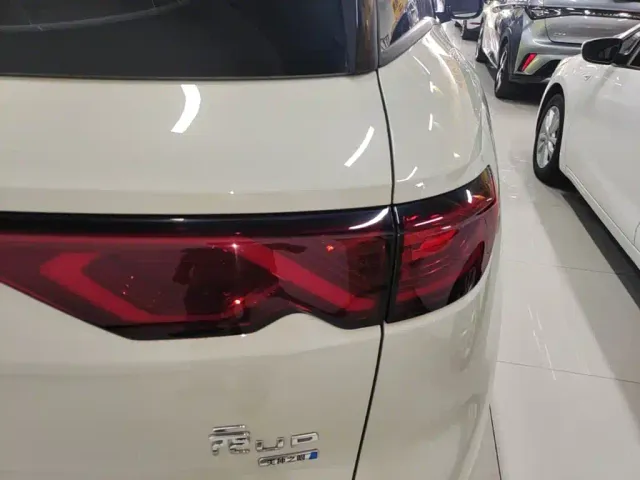 BYD Yuan UP — Фото автомобиля 7