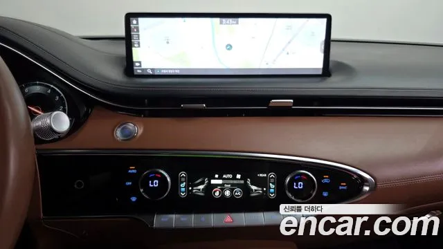 Genesis GV70 — Фото автомобиля 13