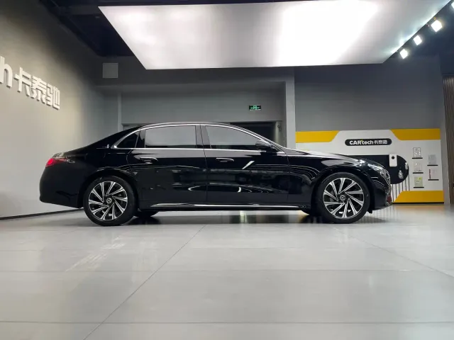 Mercedes-Benz E-Class — Фото автомобиля 7