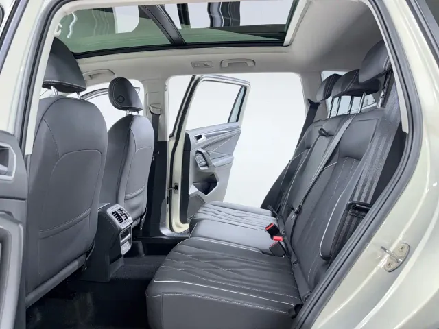 Volkswagen Tiguan L — Фото автомобиля 8