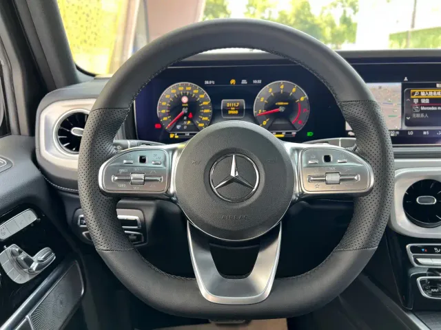 Mercedes-Benz G-Class — Фото автомобиля 16