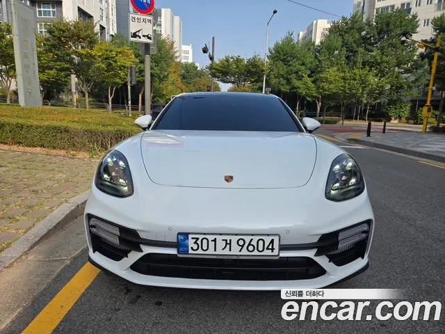 Фотография автомобиля — Porsche Panamera
