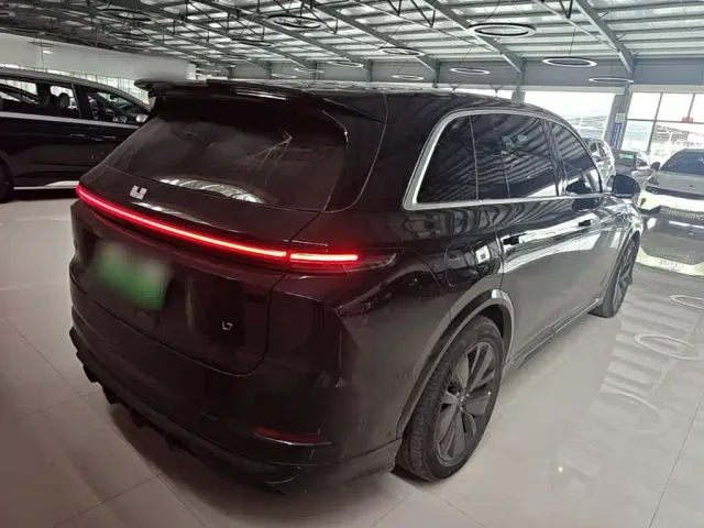 Li Auto L7 — Фото автомобиля 6