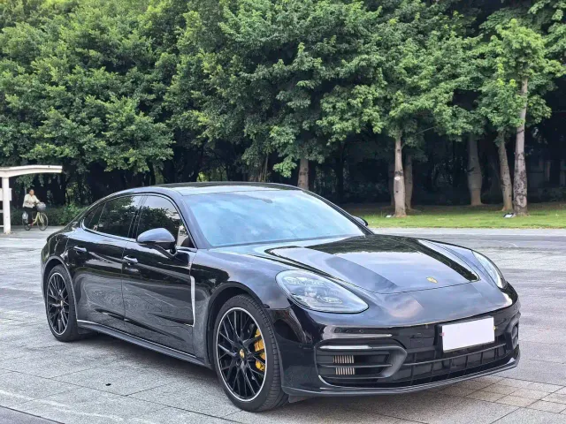 Porsche Panamera — Фото автомобиля 3