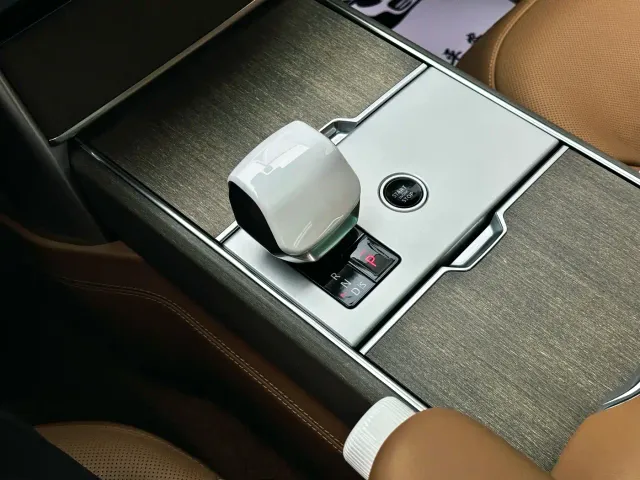 Land Rover Range Rover — Фото автомобиля 10