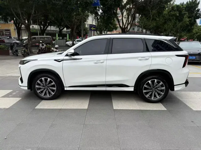 Changan CS75 Plus — Фото автомобиля 3