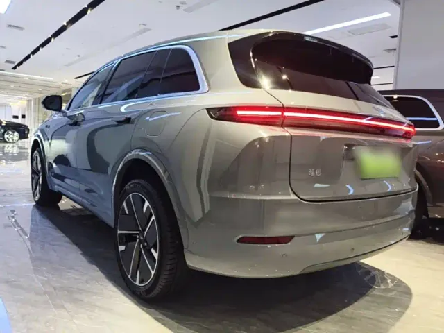 Li Auto L7 — Фото автомобиля 4