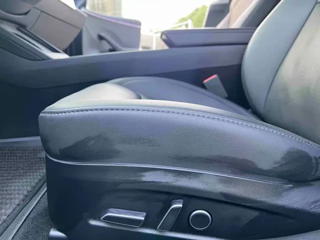 Tesla Model 3 — Фото автомобиля 12