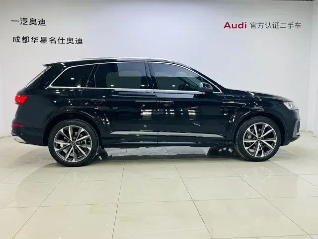 Audi Q7 — Фото автомобиля 3