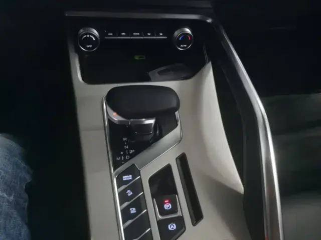 Geely Binyue — Фото автомобиля 13