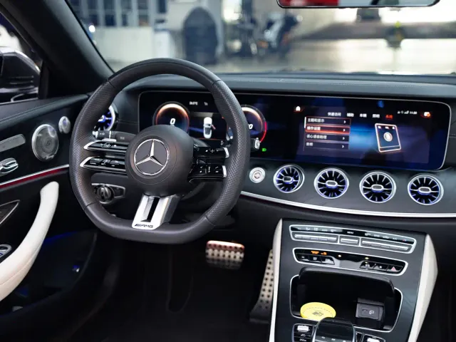 Mercedes-Benz E-Class — Фото автомобиля 7