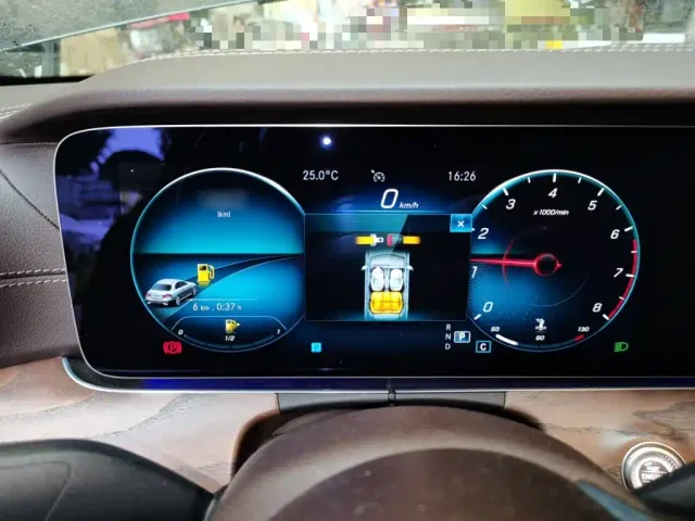 Mercedes-Benz E-Class — Фото автомобиля 3