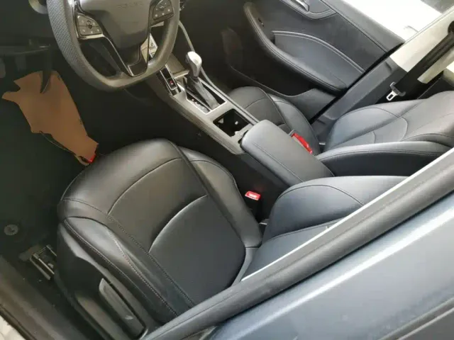Roewe i5 — Фото автомобиля 14