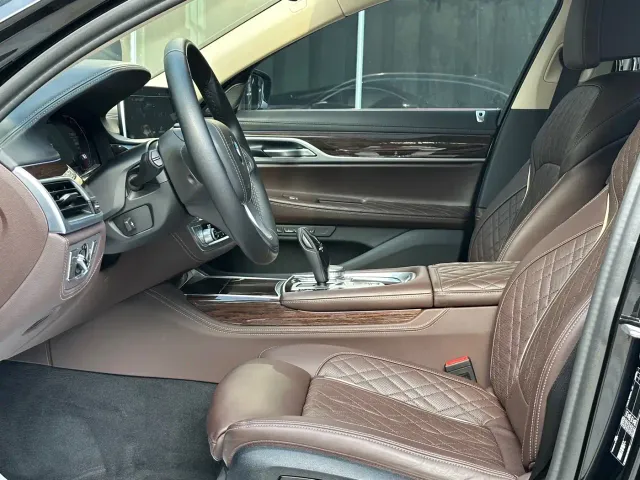 BMW 7 Series — Фото автомобиля 6