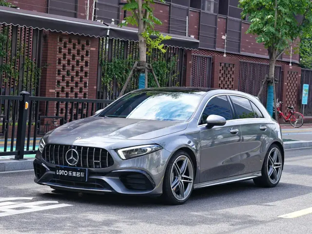 Фотография автомобиля — Mercedes-Benz A-Class AMG