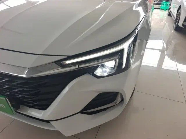 Roewe i6 MAX EV — Фото автомобиля 23