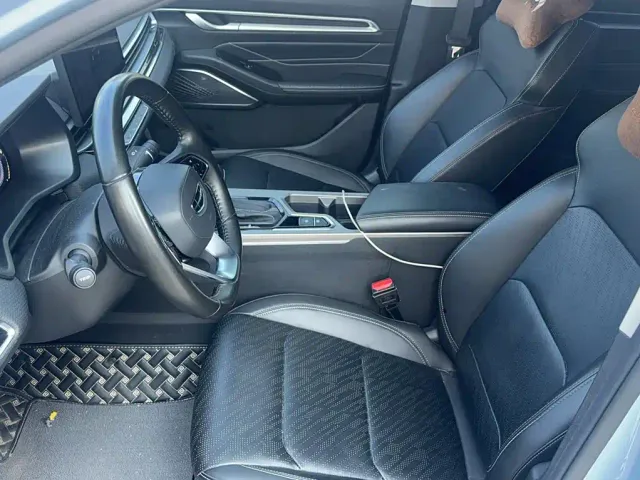 Geely Emgrand — Фото автомобиля 13
