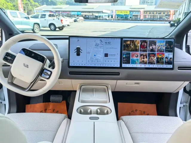 Li Auto i6 — Фото автомобиля 11
