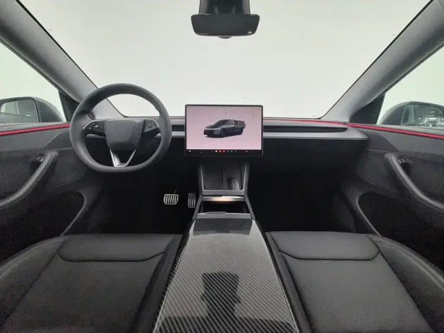 Tesla Model Y — Фото автомобиля 5