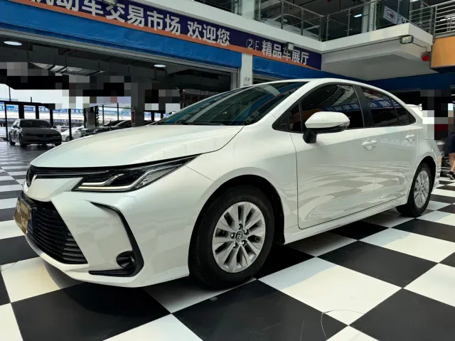 Фотография автомобиля — Toyota Corolla