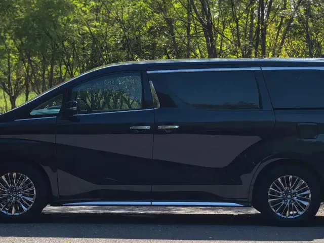 Toyota Vellfire 2021 Crown Hybrid 2.5L HV Supreme Edition — Фото автомобиля 4