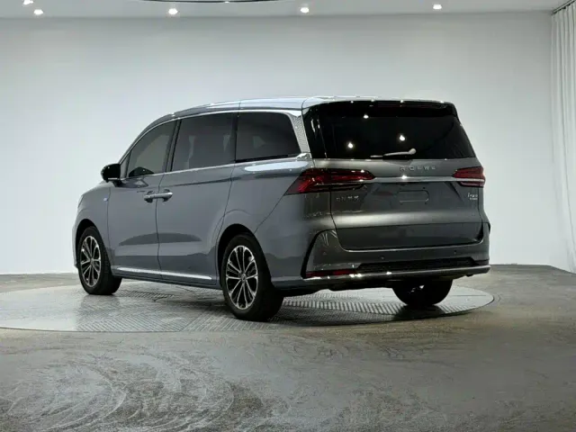 Roewe iMAX8 — Фото автомобиля 4