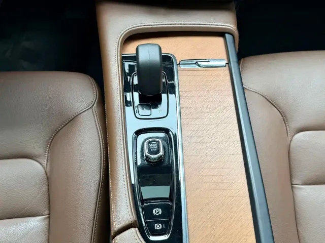 Volvo S90 — Фото автомобиля 9