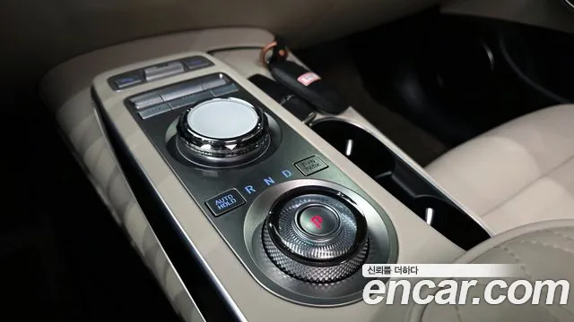 Genesis GV70 2.5T Бензин AWD — Фото автомобиля 9