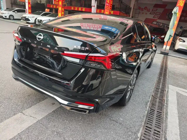 Nissan Teana — Фото автомобиля 6